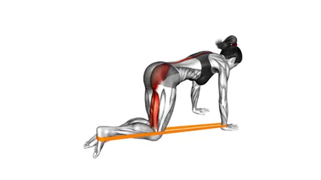 Отведения ноги назад с лентой